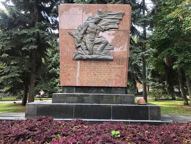 Только сок, тишина и шелест кожуры