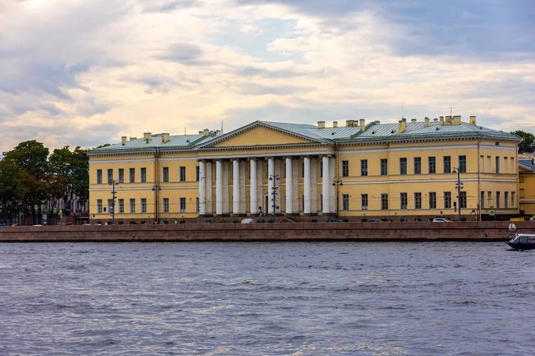 Под покровом белой ночи: знакомство с Петербургом