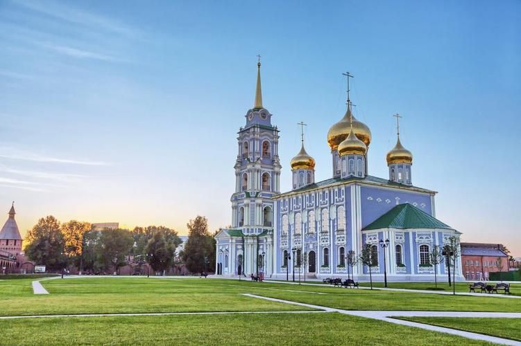 Автобус| Аллеи вдохновения: литературное наследие России